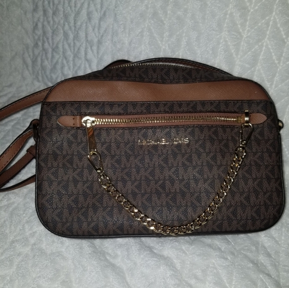 Michael Kors Shoulder Bag & Wallet - Picture 2 of 9